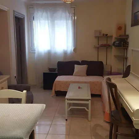 Comfy 35sqm Near National Garden Athens