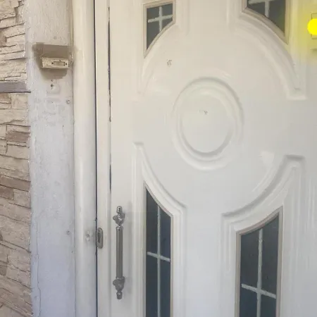 Comfy 35sqm Near National Garden Apartment *